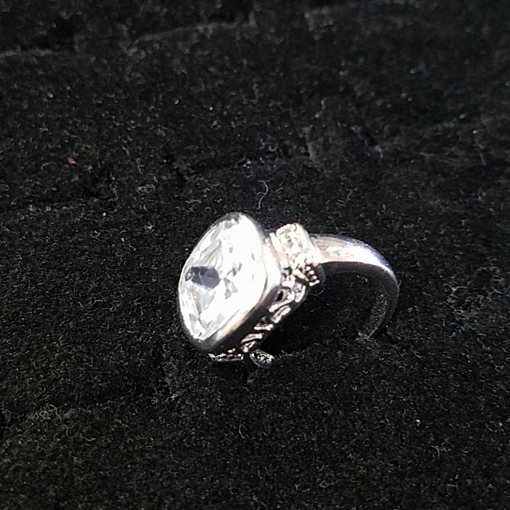 Rhodium CZ Ring. - Picture 4 of 4